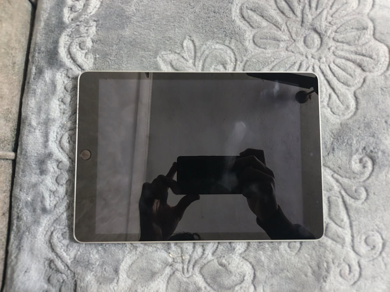 ايباد 9 للبيع

التفاصيل
ذاكرة 64 
استخدام قليل تقريبا باليوم ساعتين
بطارية نضيفة
وهاي تفاصيل بالصورة
مابي اي خلل 
السعر 170 
مكاني بسماية - ناحية الوحدة
تواصل واتساب فيس ما متواجد
***********
