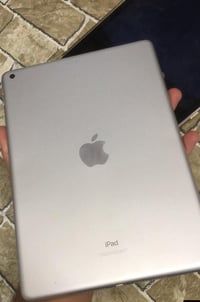 ‏iPad تسعة للبيع نظافة 80% وسعر مناسب استفسار على هذا الرقم 0786299668...