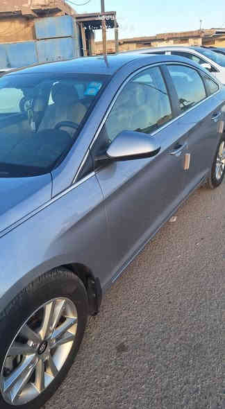 سوناتا موديل ٢٠١٦ وارد امريكي حادثها قبق جنطه مع صبغ جاملغ خلفي مع بابين كلير محرك كير حداديه جاهزة تبريد شغال رقم واسط باسمي رقم جديد .
رقم الهاتف ***********السعر١١٠
