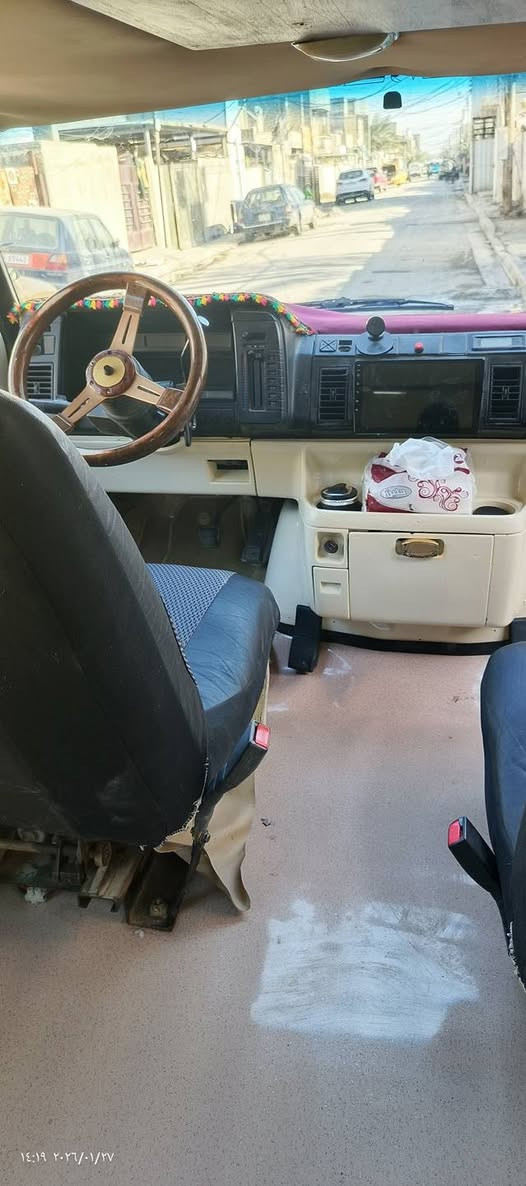 سياره فإن أسترو ٩٢ سياره جاهزه كير ومكينه بلاد صدر أمامي خلفي جديد تخم تاير جديد كهربائية كله شغاله رقم نكليزي كربلاء بسمي هزه جديده مكاني بغداد الزعفرانة هاتف ***********  السعر ٥٣ $
