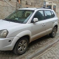 توسان ٢٠٠٧ للبيع رقم بغداد  الانكليزي باسمي تحويل ثاني يوم  سياره مكين...