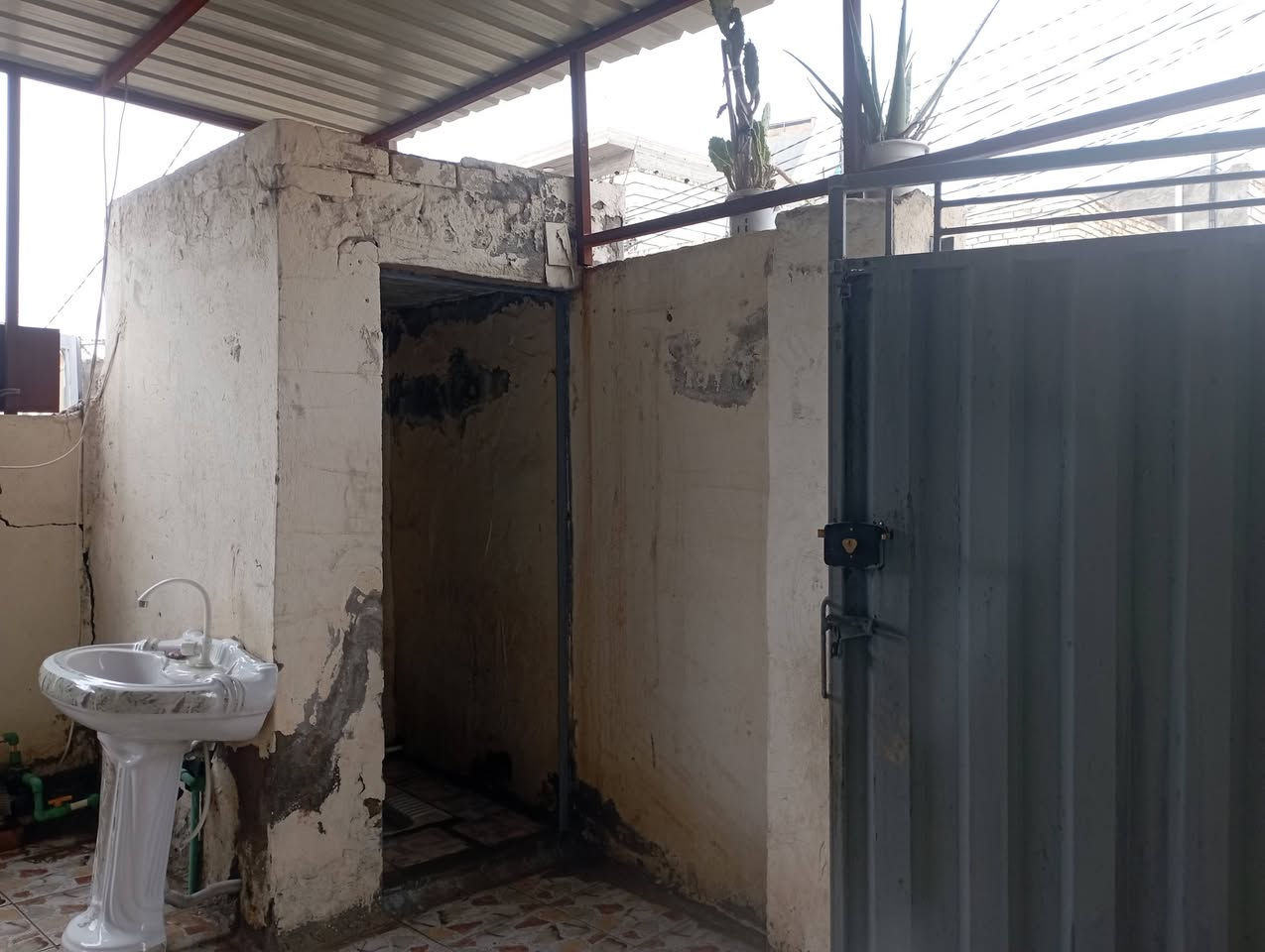 السلام عليكم بيت للبيع مساحه 100م طابو زراعي سند 25 باسمي بناء ابلوك واعكاده كامل حله حي الصدرين خلف الشقق


**إذا كنت صاحب هذا الإعلان وتريد حذفه لأي سبب، رجاءا أرسل رسالة إلى الدعم الفني**