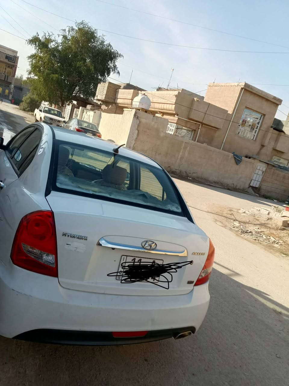 السلام عليكم اكسنت 2011 منغولي سياره مكفوله من الحادث بيها بس باردات خفيفه كير ومكينه جيد جدا سياره على ايدي وكلش نضيفه صدرها فوك الوسط تخم تاير جديد باتري جديد سياره خاصه من البيت للدوام باسمي بغداد مكاني عامريه رقم انكليزي باسمي *********** سياره بيها باردات بس بدون حادث خليجيه السعر 102  وبيها سونار شويه قديم واذا تريد تفحص من جديد عادي
