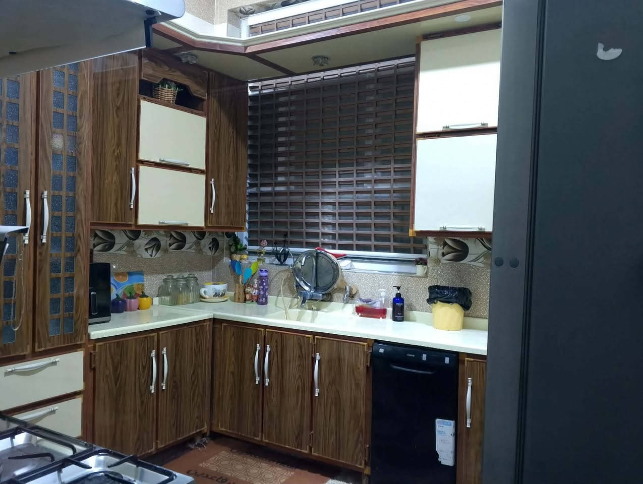 #دار_للبيع✅
 بحي الصدر  مساحة 136 حقيقي   
طابقين سنة البناء 2020
الطابق الاول براني ومطبخ وهول وغرفتين وصحيات وتهويات اثنين وطارمة صغيرة 

الطابق الثاني غرفتين وصحيات وبيتونه كاملات 

اضافة الى باقي المساحة مبني فوكهه قاعة جبيرة واصلة للسكف تصلح تصير شقة معزولة عن البيت للاستثمار  
الواجهه 8 نزال 17 ونص

_________
#للاستفسار الاتصال📞 او مراسلتنا عبر الواتساب 📲
📞*********** 🛜》

#ملاحظة: لعرض عقارك ماعليك سوى مراسلتنا 
عبر بريد 📩الصفحة او عبر الواتساب📲
{{👍#تابع_الصفحة لتصلك عروض مكتبنا 🫰🏛
