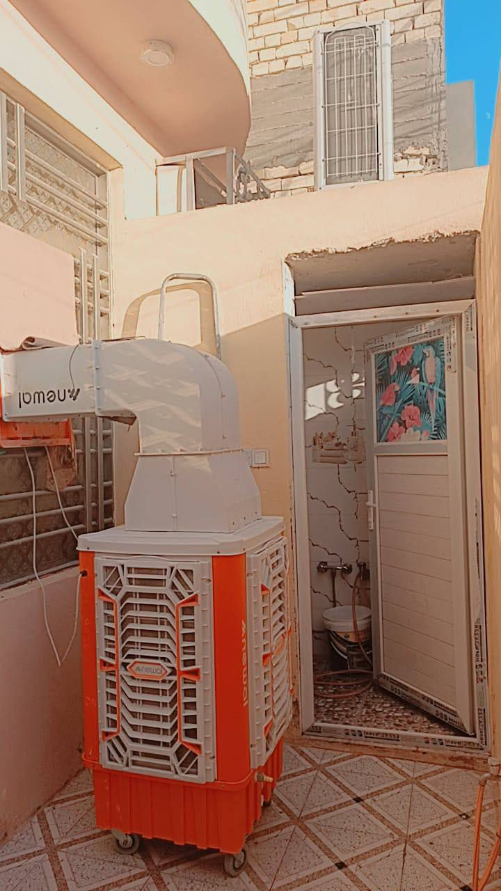 ♛ياﷲ دار للبيع مساحه ١٠٠م خامس بيت عن الشارع
♛اساس صب   البناء طابوك السقف صب وتشاريف 
♛ يحتوي على غرفه و صاله واستقبال  و  مطبخ و صحيات داخليه وخارجيه  
♛ سعر الدار 45 مليون  وبي مجال
♛العنوان الكوفه البراكية شارع المطار القديم قرب اسواق بركات الزهراء

للأستفسار الاتصال او المراسله ع الرقم ***********
