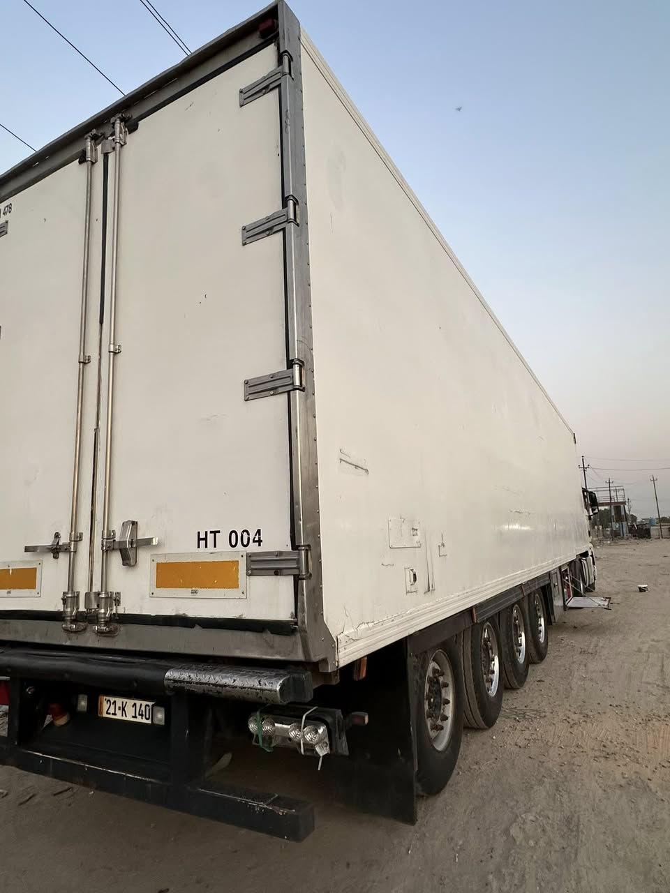 سلام عليكم 
براد المبرت 
براد استندر 
اربع محاور 
جهاز سمكس شاشه 
غاز 134
بي نفخه واكفه وسعره مناسب تخم تاير مكان بغداد المحموديه 
***********
