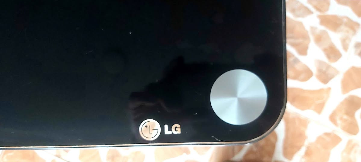 للبيع ميز تلفزيون بلازمة السعر 20 وبي مجال 
*********** كركوك, العراق
