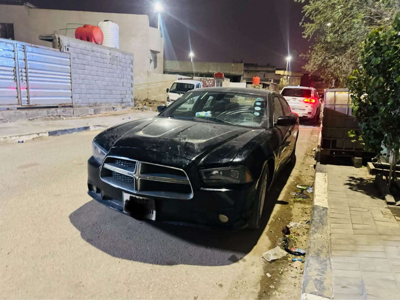 سلام عليكم للبيع فقط جارجر 2014 ادوات ادوات محرك 5.7 كير محرك جدد تخم تاير حداديه جديده من الطول لطول تبريد ثلج سياره حلوه وما ناقصه شي سعره 39 قفل من الأخير بدون عمله وسعره بتراب الفلوس مكاني بصره 
*********** البصرة, العراق
