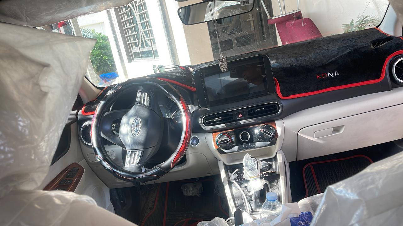 سياره هوندا كونا للبيع موديل 23 خليجي لون ابيض فول مكفوله من كل شي ماشيه 33 العنوان الكرخ الشالجيه قرب جوازات الكاظميه السعر 175.
التواصل *********** او ***********
