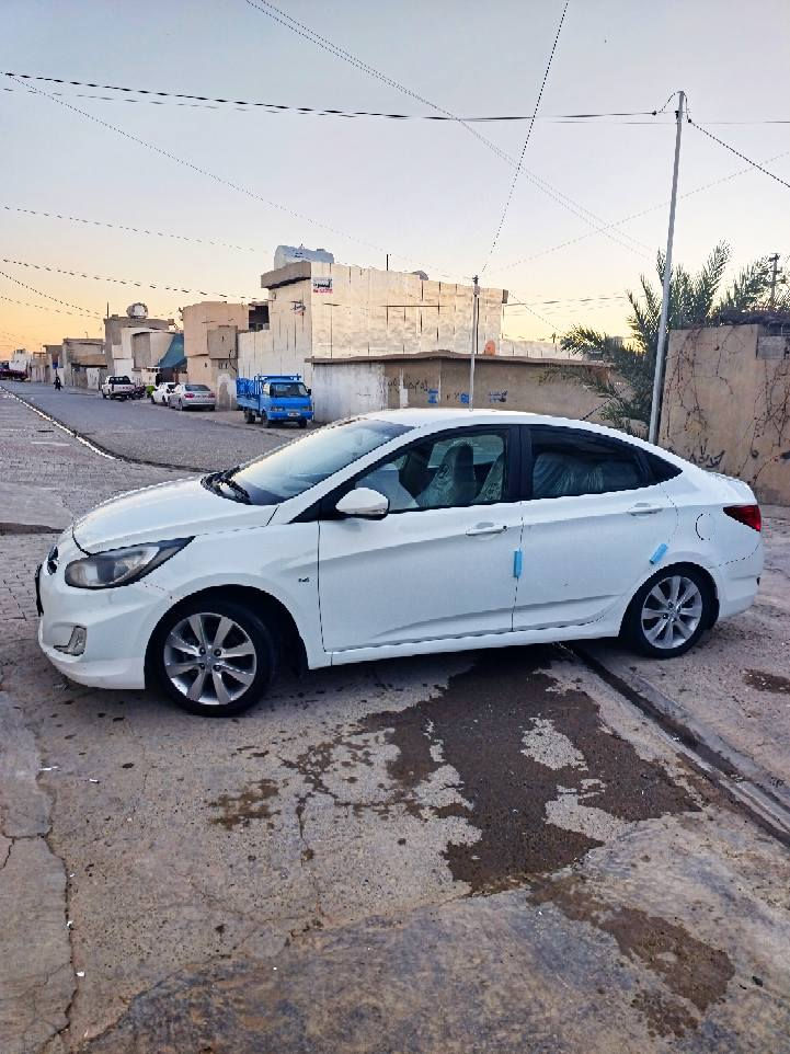 Accent 2012
سه نه وى مانگى ٦ به سه ر ده چيت گيرو مه كينه به شه رت چوارتايه ى نوى له سه ره  سوكان ڤؤليؤمه به ناوى خؤمه 
بؤنيتى سبوغه  بئ ناوگرتن  چه ند شوينيك سارده كوتى هه يه نرخى ٩٥$ مه عامه له ى كه م 
***********
*********** كركوك, العراق
