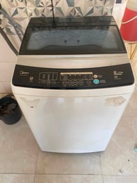 📢 إعلان للبيع: غسالة ميديا (Midea) بحالة جيدة للبيع غسالة ملابس من شرك...