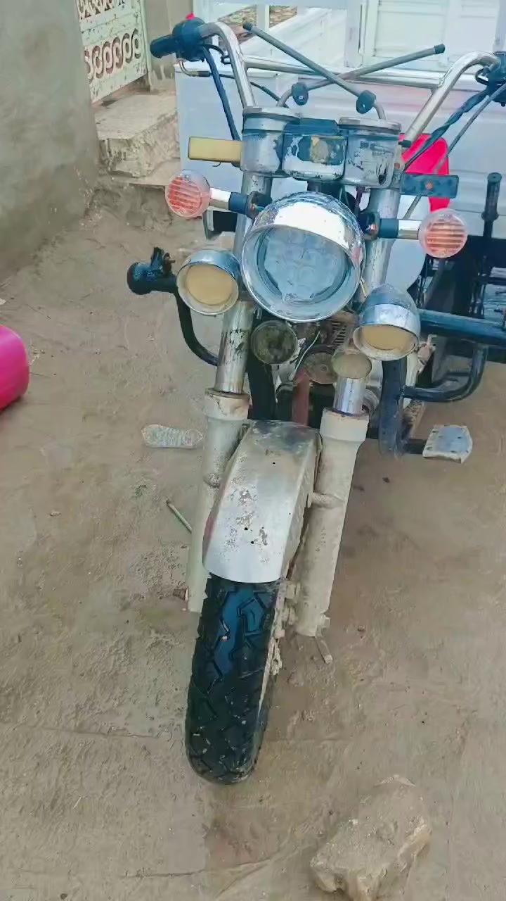 اقرا التفاصيل والشراي يتصل 
ستوتة جمرة 2018 ستوتة خيرمن الله نكرة سلف  ستوتة تعمير جديد تاير امام ويل جدد  ووتايرات خلفي جدد +باتر ولايتات واشاير جدد + ضفيرة جدد + كفرات وكشن جديد  ستوتة ماذب عليه ربع جاهزة للشغل  اوراقه كاملة واصليه ستوتة مال جناي 
السعر 1000$مليون مكاني جكوك ***********
