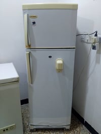 ثلاجة • للبيع