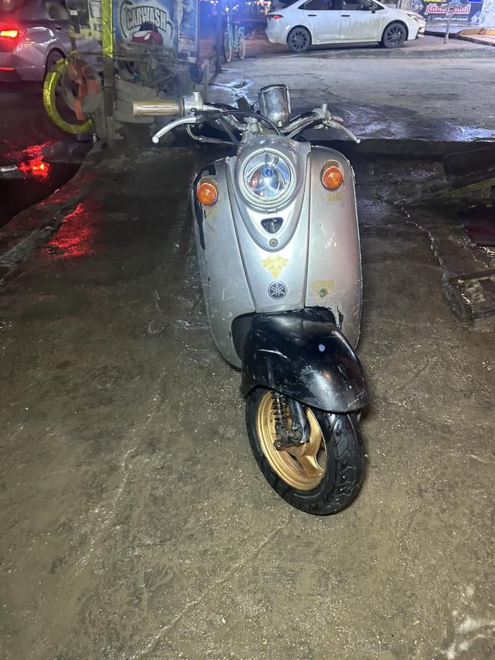 السلام عليكم للبيع دراجه كلاسك خير من الله نكره هندر واحد بك لايت جديد ليه جديده اشاير جديد كامله سوداتها قبع هندر واقيه صالنصه نقص باتري بريكات بل مكان ناعمه لايت امامي شغال سعر 175 بيها مجال مكاني البياع تقاطع درويش رقم ***********
