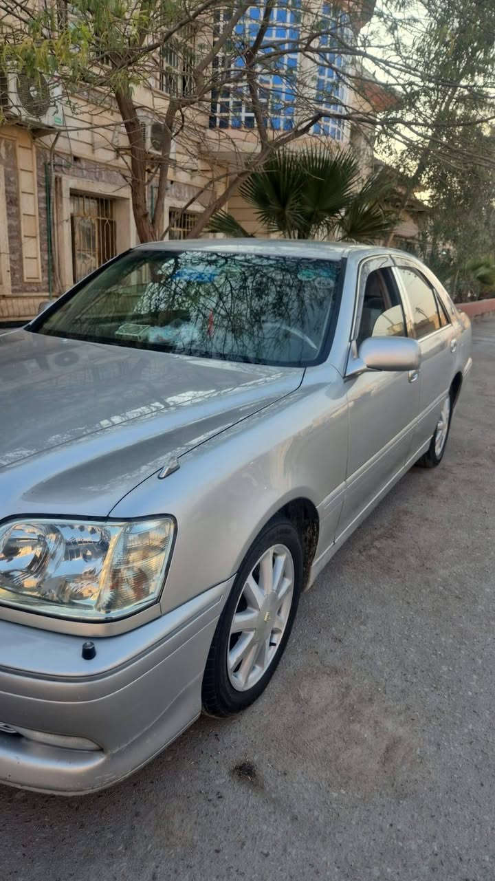 للبيع تيوتا كراون 2002.
سعر 139$وبيه مجال

اللون          سلڤري😊.

 واصولي وكفاله عامه وبسمي سياره

رقم سليمانيه الجديد الأنگليزي شرط المداور ثاني يوم سنويه نافذه لغاية 2028 واصولياتها مضبوطه💯.
مكفوله كفاله عامه من كص وضربه ونقل جثه ورسميات والأصوليات.

المواصفات 👇
3دكم أصل.
كرستال أصل مو شد.
اشرط ترايك 180 وتهد ستيرن.
مكينتها ديفور الكبير الحجم 3000 شاصي75.
اربع كشنات كهرباء متحرك.
ستيرن كهرباء متحرك.
برده خلفيه كهرباء أصليه.
مري كهرباء+هيتر♨️.
تبريد ثلج ❄️متحرك.
داخل بيجي مطعم بصاج.
ويل كب نجمه ابيض حجمه16.
تخم تاير جديد.
دليل امامي شذره زرقاء.
لايتات كرستال زنون أصل.
بگ لايتات لد كرستال.
شاشه كرستال ترحيب.
شاشه تاب عارض.
لحيه اماميه.
جامات اربعه اوتو.
تحكمات خلفيه شغاله.
سستم صوت+دمامات فد شي.
كروز تثبيت سرعه.
حداديه شرط اسفنجه.
والسياره ماعايزه برغي كامله على اخر حبايه. 
والسياره بالواقع اجمل من الصور  ***********
***********
