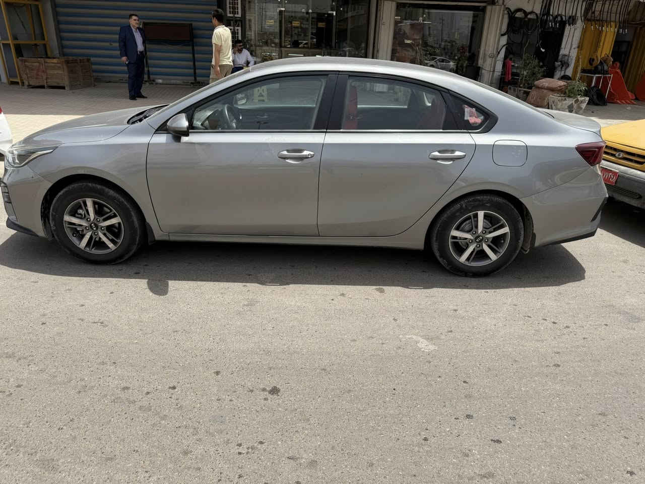 كيا سيراتو 2019 خليجي
مكفولة كفالة عامة عده بارد بسيط 
سونار بيهة 
مكينة 1600 
رقم وسنويه جديد اربيل 
تريد تحويل وكاله موجود
العنوان واسط قضاء الزبيديه  
***********
