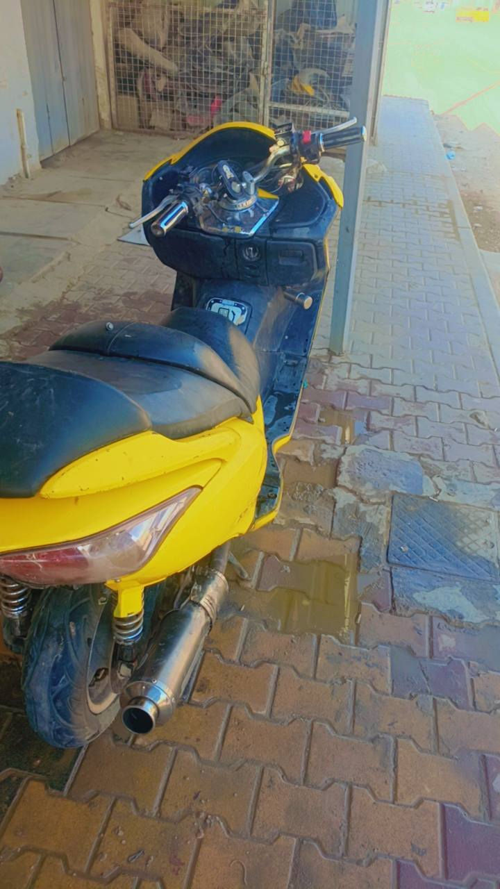 دراجة فورزة 08 بومة عمية بلاد نضيفة وحلوة كلشي شغال سلف اشاير هورن بك لايت لايتات زنون مكفولة سرقة ومكينة لاتدخن ولا تنقص ولا تنضح ونشطة ومعدل يخبل الدراجة تشتغل كهربايات ونارية اكو بس تدير وماتاخذ اني ابيع طافية مكاني ديوانية جمعية الاسكان متواجد فقط على الخط ماعندي نت ***********
