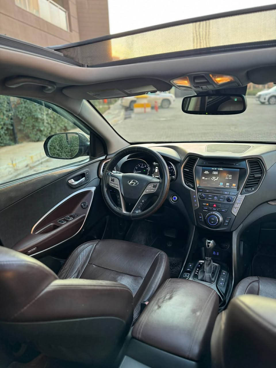 ‏  Hyundai SantaFe 2018 V6 VIP فول فول 1/1
موديل:SantaFe
سنة الصنع : 2018
6سلندر حجم محرك 3.3لتر 🔥
سعر  مناسب: 179
ماشيه: 90 mil
موصفات  خاص VIP 1/1فول فول
حالة سيار   بيها فقط بوند و ربع جملوغ سبخ ارباك سليمه كير و محرك شرط 6سلندر حجم محرك 3.3 لتر للمزيد من المعلومات يرجى الاتصال على: 0️⃣7️⃣5️⃣0️⃣8️⃣5️⃣7️⃣4️⃣1️⃣5️⃣4️⃣ دهوك, العراق


**إذا كنت صاحب هذا الإعلان وتريد حذفه لأي سبب، رجاءا أرسل رسالة إلى الدعم الفني**