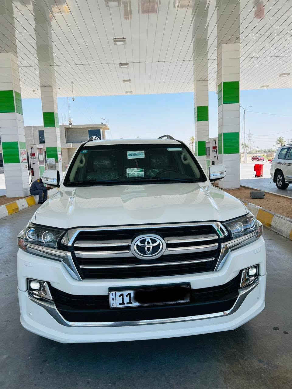 السلام عليكم للبيع لاندكروزموديل 2019 ساز  اصلي رقم بغداد بسمي مشروع وطني  مكفول كفاله عامه من صبغ وتبديل وفتح وبارد
جديدة يعنى كلمه 
فول مواصفات 1/1
بصمه تشغيل
5بصمات ابواب 
فتحه سلايت
كشنات ثنين كهرباء ثلاث حركات
كشنات جلد اصلي
عداد لكزز
زراكات
اشارة لكزز
مري شفط
شاشه ايباد
جنطه شفط
شاحن 
سبعه راكب
ثلاث قطع تبريد
محرك v6
8ايرباك
حساس امامي خلفي 
تحكمات ستيرن كامله
كامرة دوارة
وباقي مواصفات ساز معروفة
 ماشيه 70الف حقيقي
السعر (495) 
اللا ستفسار اتصل على الرقم ***********
مكان بابل حله
