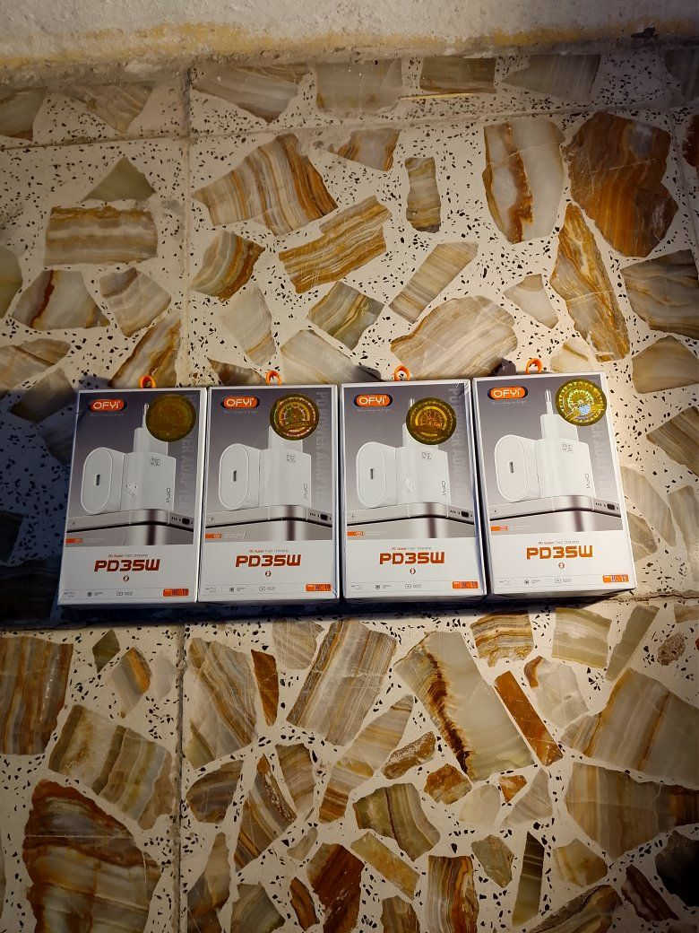 خلي بيهن سعر وبلعافيه عليك
٤ رؤس شحن ايفون ١٥و١٦ ،٣٥ واط
٣ شواحن ايفون ١٥ و ١٦
٣ شواحن تايبسي ٦٠ واط
متوفر توصيل


**إذا كنت صاحب هذا الإعلان وتريد حذفه لأي سبب، رجاءا أرسل رسالة إلى الدعم الفني**