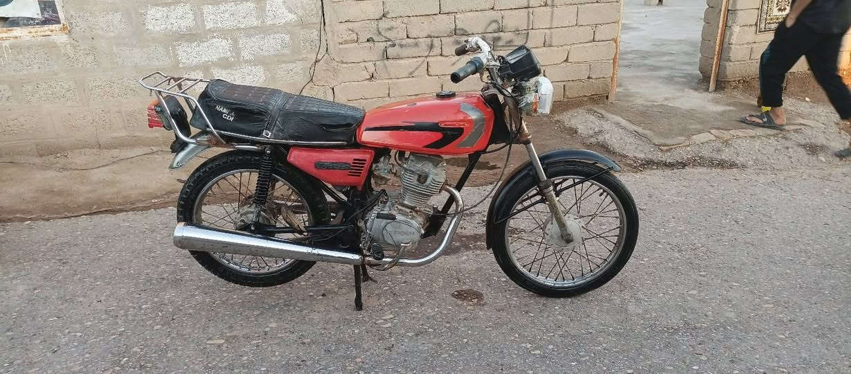 السلام عليكم دراجه للبيع اوراق أصولي وكيل سيد جعفر اوراق كامله دراجه عينه لايت كله شغال مكفوله شاصي ومكينه مكاني كحلاء ناحية بني هاشم السعر 550 وبيها مجال رقمي***********
