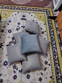 كنب • صالون