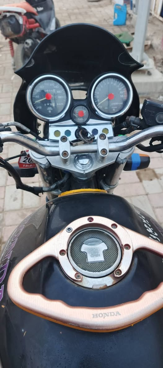 دراجه 🏍️ هوندا جيل اول للبيع 💸
حيل حلوه مال واحد جناي بشرط معدل 180 🚀
دراجه بلاديه 🙅 سعر الدراجه 12 بيها مجال شي بسيط اذا انت شراي تعال مكان الدراجه رمادي 5 كيلو هذا رقم اتصل بيك خير وتدلل مال واحد مستعجل ***********

