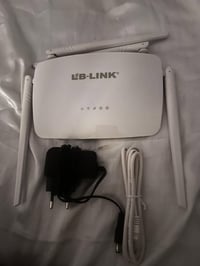 راوتر للبيع راوتر جديد ما مستعمل سعره25 مكاني بغداد جميلة 07767151210