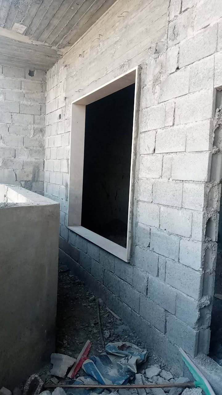 سلام عليكم
ابو ازل للمرمر 
اي استفسار راسلني 
نظام العمل براغي وتشميع 
***********
نشتغل داخل كركوك وخارج
