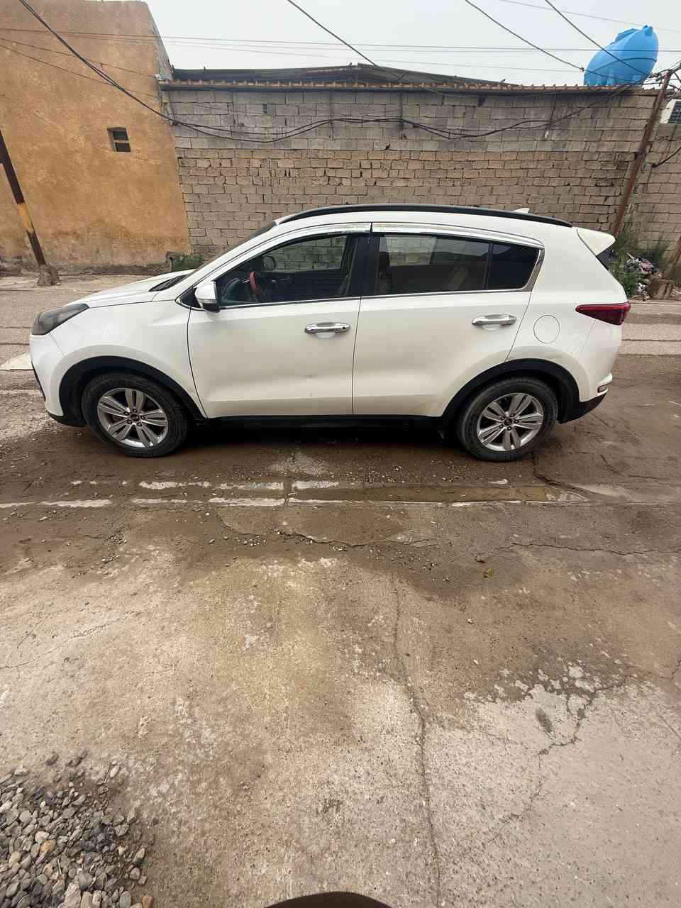 سلام عليكم 
سبورتج لبيع 2017
سيارة محركه 2400 
كير مكينة كفالة 
تبريد ثلاجة 
سيارة بيهة جاملغ وبنيد وشوية بلباب صبغ 
سيارة كامرة شاشة 
سعر :155$ 
رقم :***********
