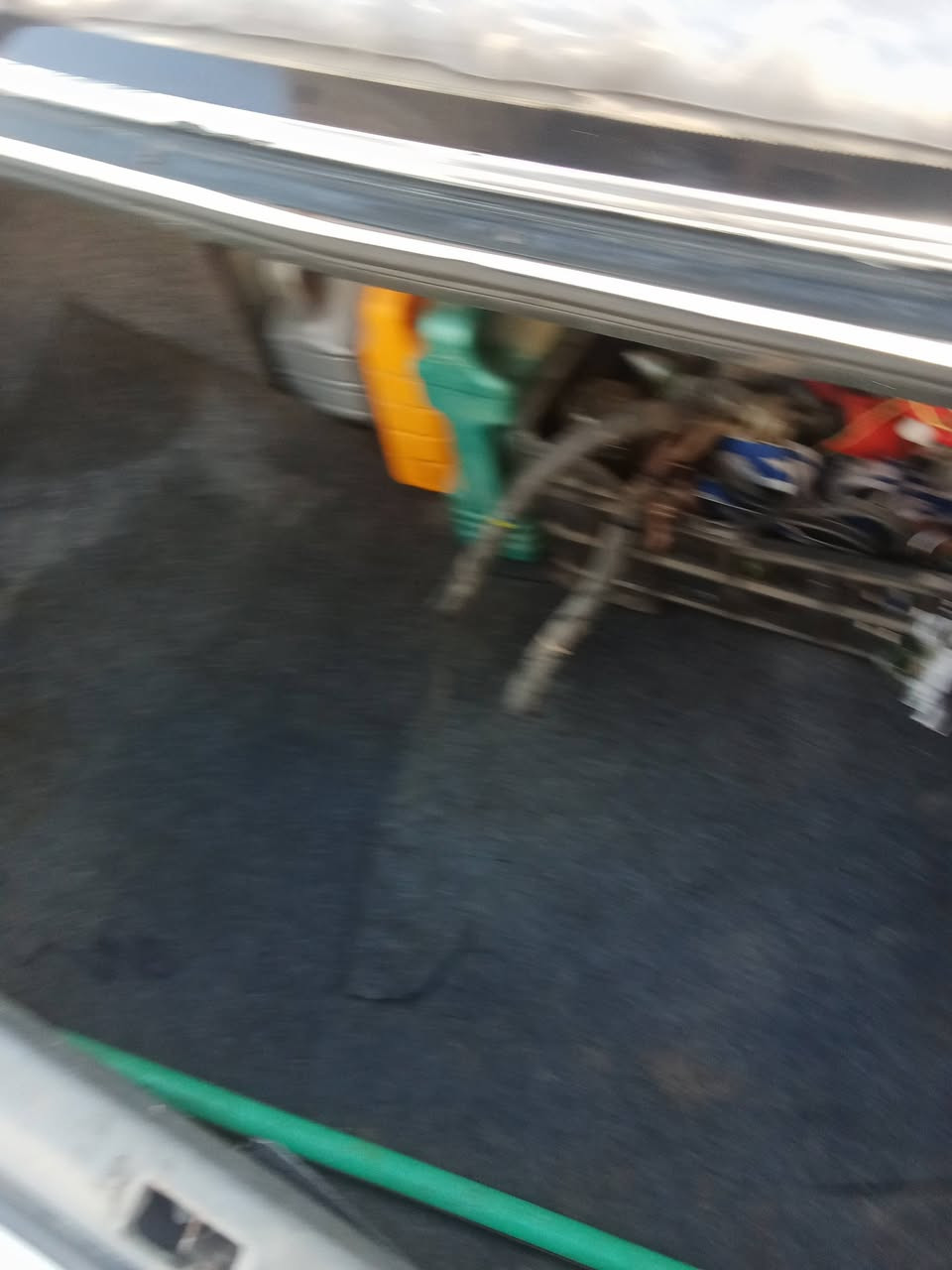 سلام عليكم سياره كرونه للبيع جاهزه مكينه وكير مكفوله كهربائيات شغاله تبريد شغال مكان سياره الديوانيه قضاء غماس رقم جهاز ***********   سعر 43 وبيه مجال حك جيه
