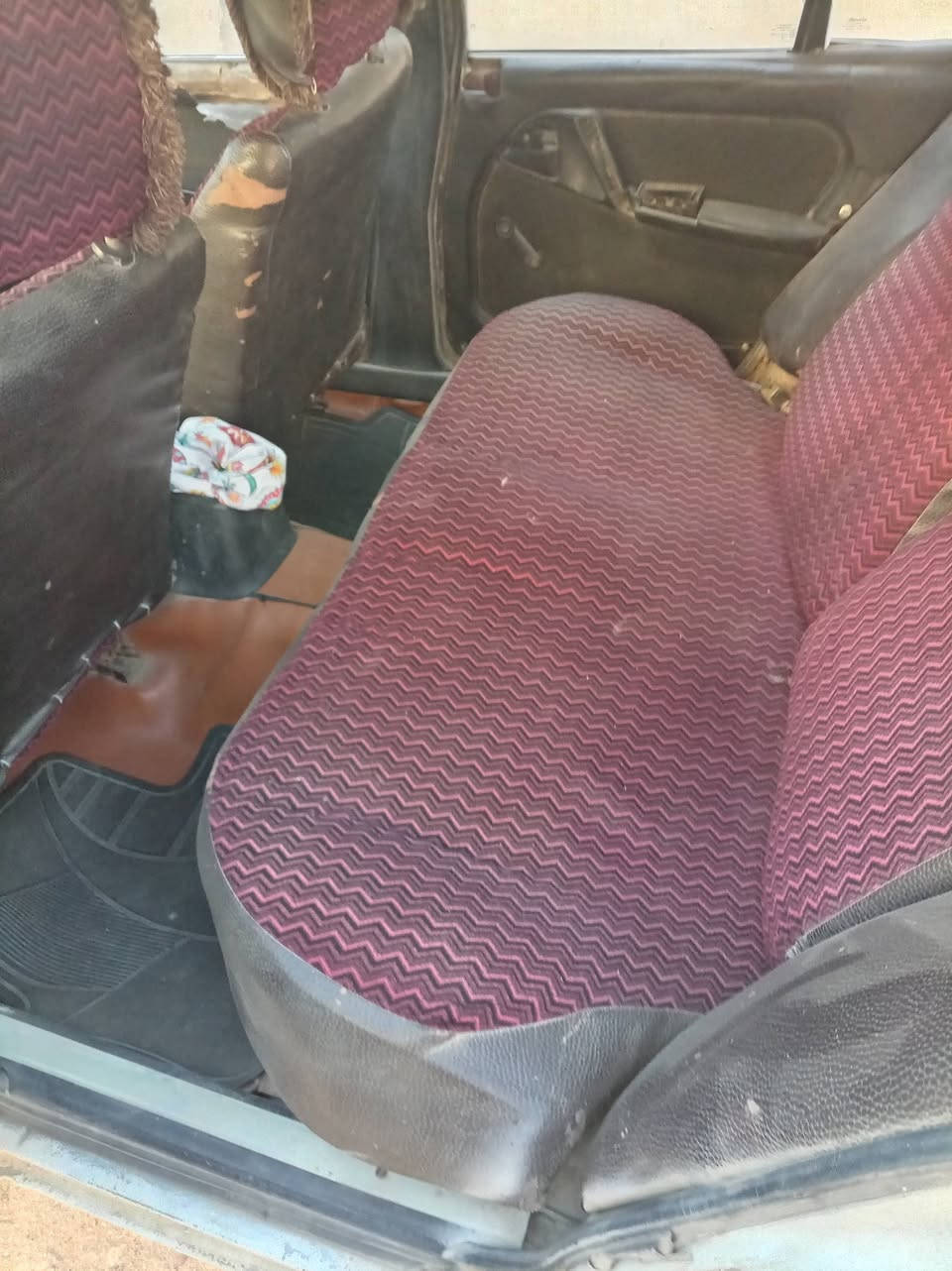 السلام عليكم ورحمة الله وبركاتة اخوان سياره اوبل اوميكا ديالى طرف ثالث مكينه 2400 شرط السعر 14الاتصال عل الرقم *********** المكان ديالى بعقوبه
