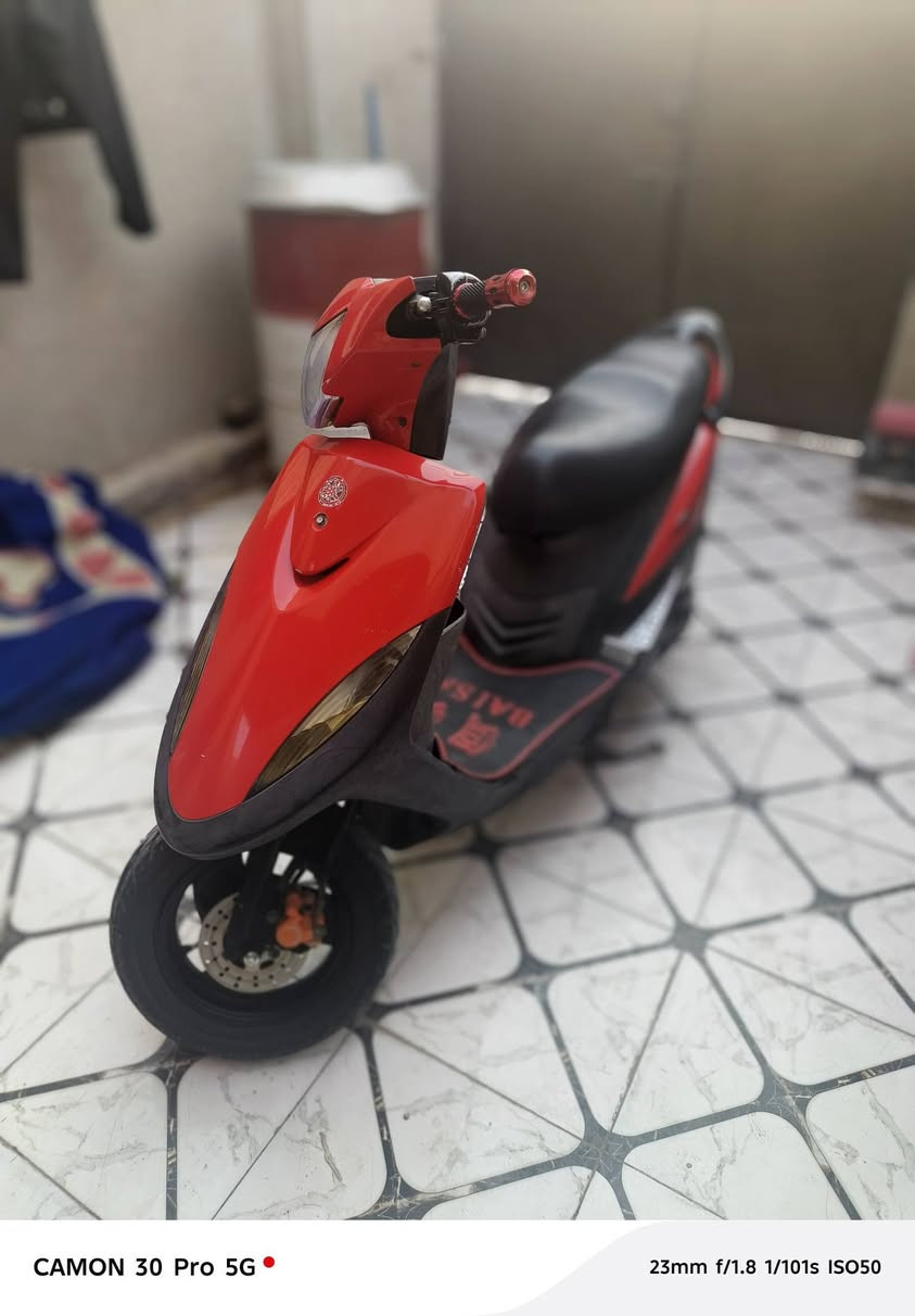 ماكس عدلة للبيع
دراجة نظيفة وحلوة محرك ما مفتوح 
كفرات بلادي صالنصة FM السعر 650 
للاستفسار اكثر الاتصال ع الرقم ‏‪***********‬‏.
