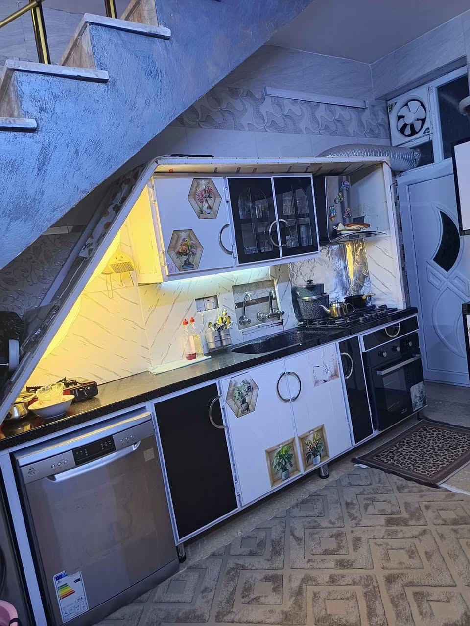 كاونتر كامل للبيع توصا مو سوكي مرمر 
ويا طباخ ايطالي ماركة ارستون ومرشحة 
الاستفسار اكثر على الخاص 
العنووان بغداد الاعظمية


**إذا كنت صاحب هذا الإعلان وتريد حذفه لأي سبب، رجاءا أرسل رسالة إلى الدعم الفني**