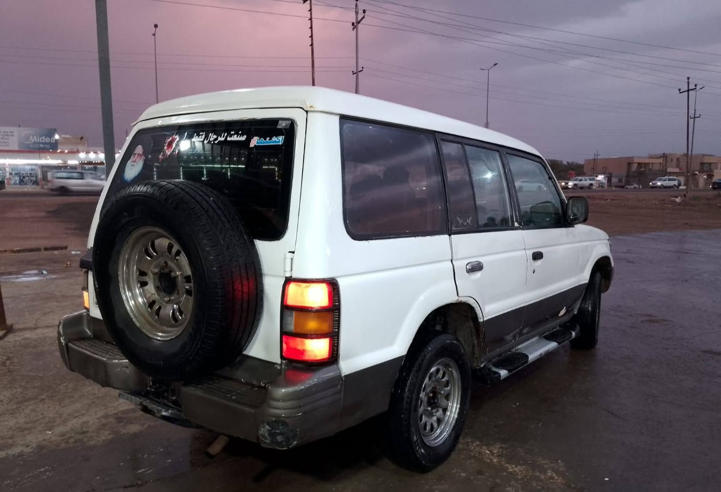 السلام عليكم
بايجيرو موديل 93
مكينة وكير ونجي 6 سلندر الخرسه 
تخم تاير باتري جديد 
شاشه 
كهربائيات كلها شغالها 
سياره جاهزه من كلشي 
المكان البصره الهارثه مقابيل محطه ارض الذهب 
السعر 35$
راعيها بزبير 
سنويه نافذه 
للتصال فقط ***********
