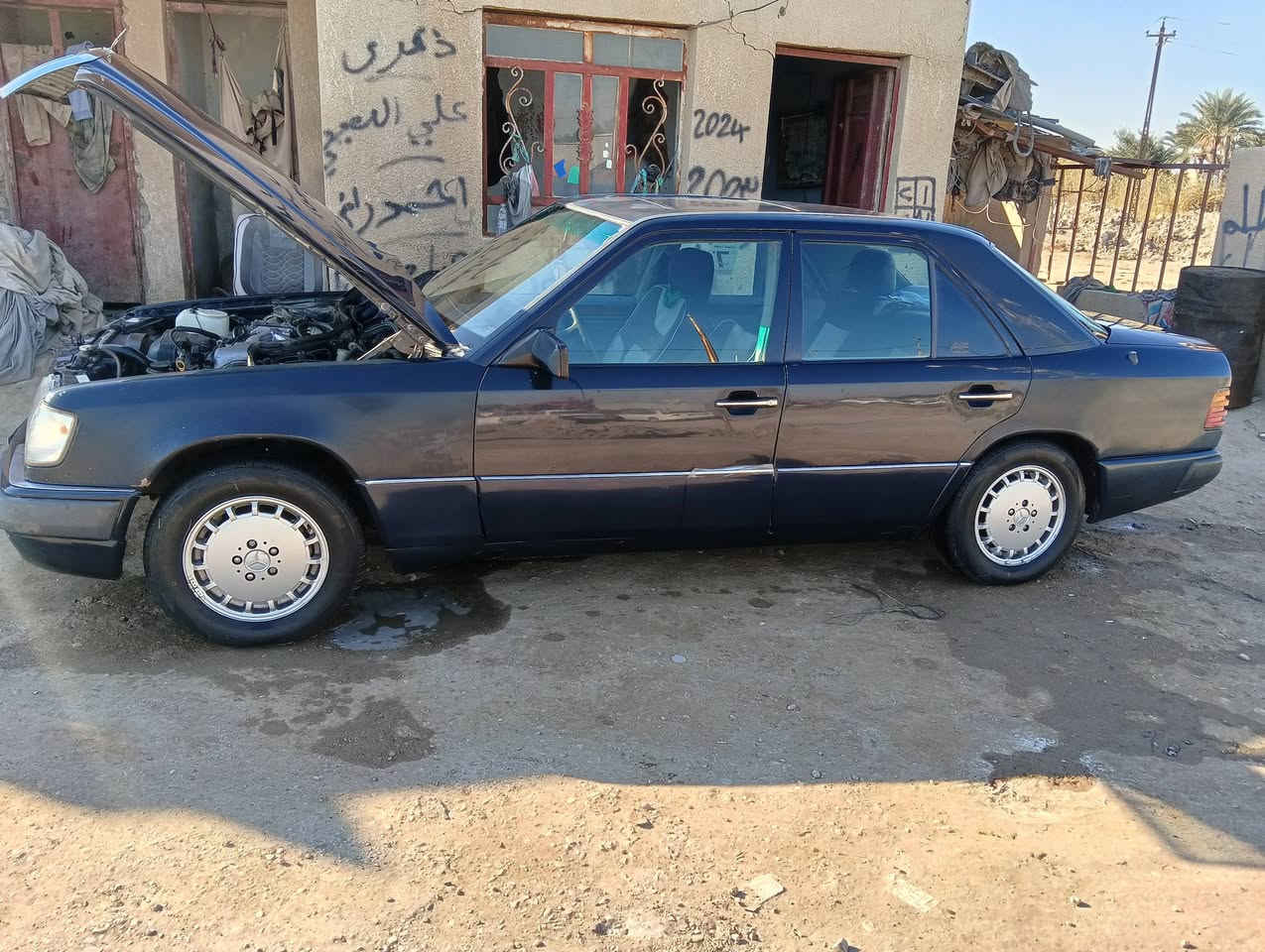 السلام عليكم مرسيدس دب للبيع
سياره جاهزه كير مكينه توني شادهن
حداديه امامي خلفي
تخم تاير
تبريد
منضومه زينون
سياره بدون صبغ بيها جراد 
بدون خياس قواعد دبلات بلاد برانكيتات بلاد 
سياره قاصرين بعد 4 سنوات 
عدنه وكاله عامه سنويه 2027
مكان ناصريه رفاعي 
السعر 60 وبيها مجال بصيط 
 ***********
