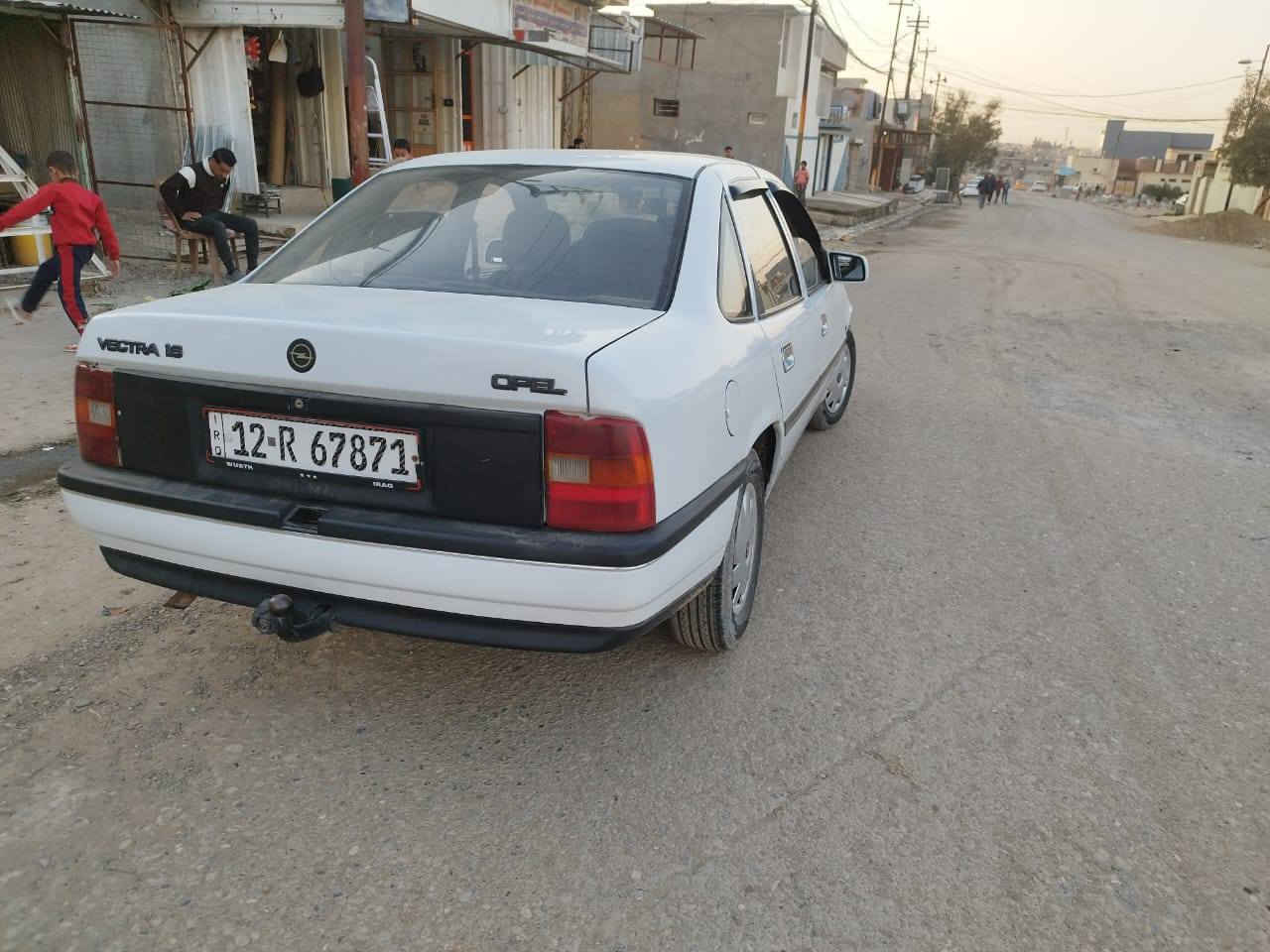 فكترا للبيع حجم ١٦ موديل ٩٢ سنوية ٣١ هزا جديدة شرط التحويل كابون ورقي السيارة حلو وكاعدا مال جناي مصلح دواير الوره بيها طخا شوية بل صندوق  السعر ٤٥ الاتصال على الرقم ***********
/***********
