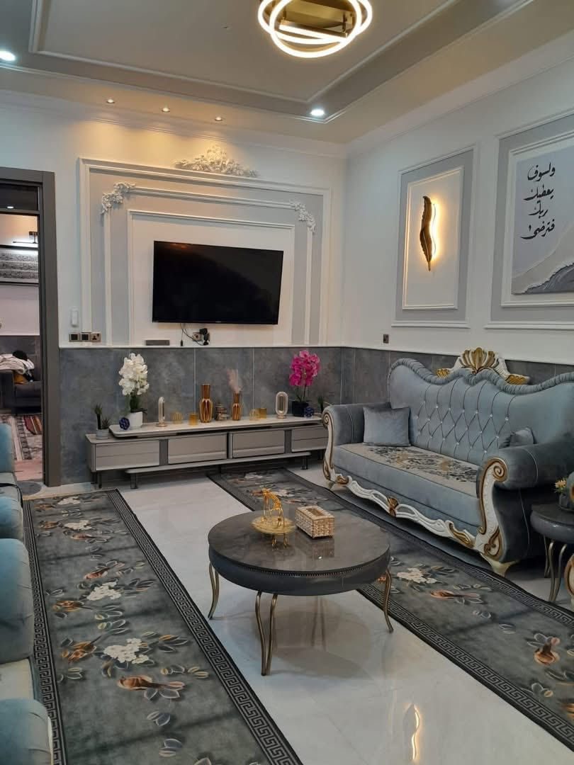 دار للبيع المساحه 200م بيت جديد وحديث منقاصه اي شي بس صبغ الواجهه البناء طابوك يتكون البيت من استقبال وصاله ومطبخ و2غرف نوم و2منور و2حمام فوك وجوه وصحيه خارجيه الموقق حي الأسرى الزاعي شارع سكلة حجي شامل وسط الشارع سند 25 مقبل للتطويب الشارع كامل خدمات مي مجاري كهرباء سحب مولد نت ظوئي الأستفسار هذا الرقم ***********‏ ملاحضه سعر مو يمي خاص ماجاوب اتصلو ع رقم
