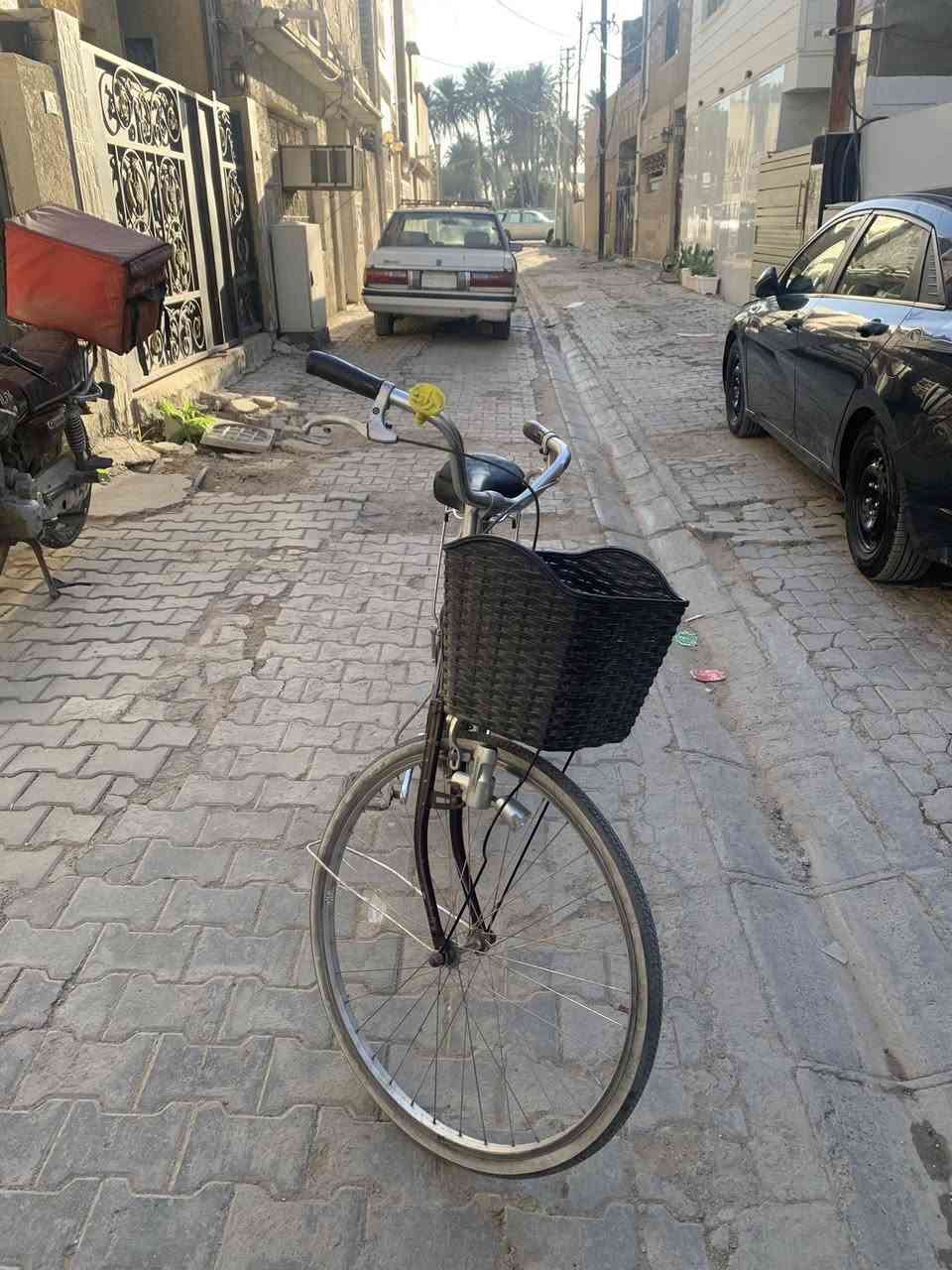 سلام عليكم 

بايسكل باله  بناتي  للبيع

سعر : ١١٠ و بيه مجال 

مكاني كاظمية للتواصل ***********  بي واتساب
