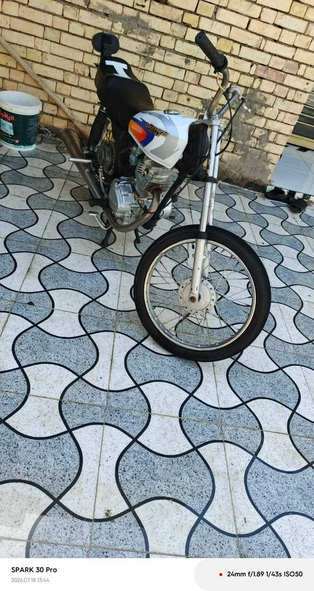 للبيع نامه شلامجه مديل 20 كلك كلك كلك شاصي مكفول من لحيم ولعواج دراجه جديده مكينه مفتوحه ولفات  دراجه جديده كلش شلعه ومعدل  خير من الله سدر جديد دراجه جديده كلش مال جناي اي نقص مابيه  مكان سوق الشيوخ ناحيت الطار سعر 400وبيه مجال 
 رقم الهاتف ***********
