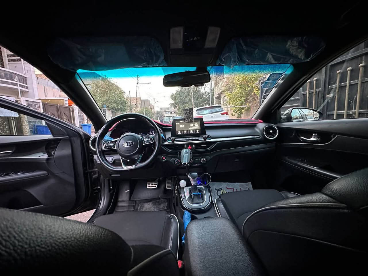 سلام عليكم اخوان
كيا فورتي 2021 GT-line للبيع 1/1 عدا الفتحة 
ماشية 100الف 
سيارة نضيفة ما بيهة اي نقص 
كير مكينة صدر كفالة 
عليهة منضومة عاز ايطالية 
انسى صرف البانزين 
حادث موضح بالصور مع السونار 
السيارة بيهة قطع صبغ ابيع عام  
مكاني بغداد اليوسفية او مكاسب
تحويل ثاني يوم رقم بغداد جديد 
السعر 110 وبيهة مجال بسيط جداً
ممتواجد على الفيسبوك
***********

