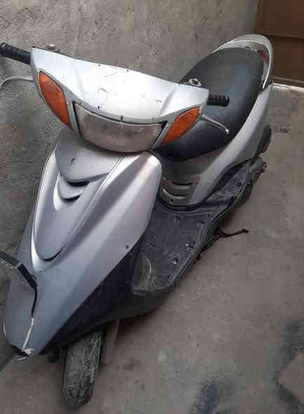 (بريز ياباني نوزل خطين)سرعة (140) نص نكرة سلف بكل وقت لاتبخير ولا نظوح مجفتة تجفيت شركة اصلي كهربائيات كلهة شغالة قفل ستيرن قفل صندوك  بس كفراتهة تعبانة موضحة بلصور وكلج بي عتة بس يمشي عادي السعر(400) بيه مجال قليل حك الجية مكاني بغداد الجديدة (‎0778 243 3293)
