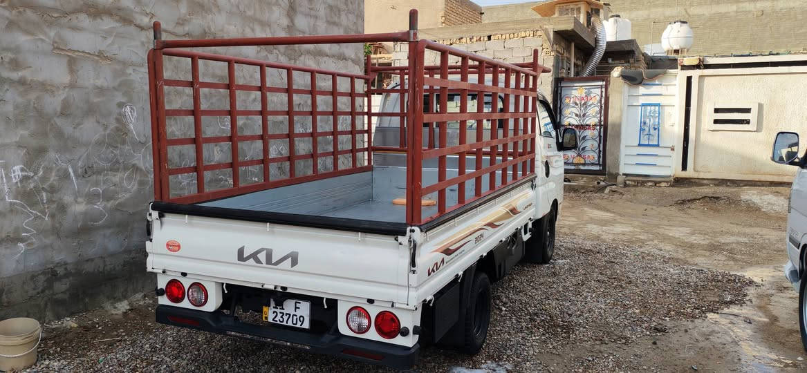 اسلام عليكم كيا موديل 2024 ماشيه70 مكفوله كفاله عامه الموقع بغداد  ***********  السعر 165
