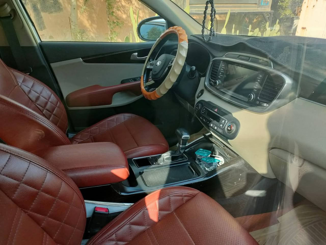 السلام عليكم كيا سورنتو موديل ٢٠١٩ خليجي ماشيه ١٦٠ رقم بصره بسمنه مشروع وطني رقم نكليزي لسياره جاهزه كير محرك كفاله تخم تاير حداديه تبريد  سبعه راكب محرك6 سلندر جاهزه على اخر حبايه واحلى من لصور بيها جاملغ  لامامي ولباب طخه ستوته   بارد قليل  سعرها ٢٣٨ وبيها مجال للشراي مكاني العماره حي القاهره  للاستفسار على هاذ لرقم بي واتساب ***********
