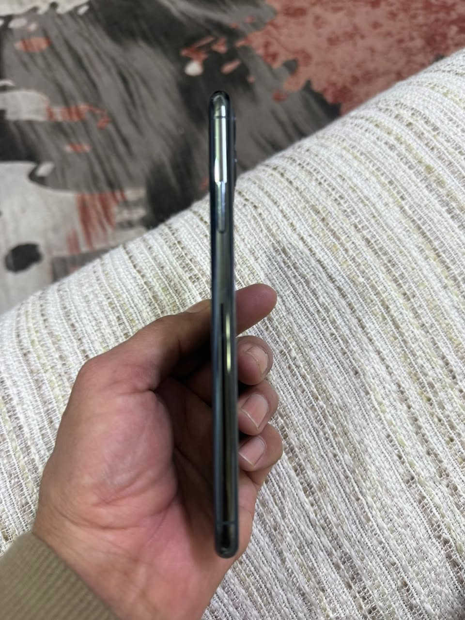 ايفون ١١ برو ماكس للبيع جهاز نضيف فقط الضهر مثل ما موضح والكلاسه بيها خدش بسيط جداً مو واضح ذاكره ٢٥٦ بطاريه ٧٩ ميصرف مرتب استخدم شخصي السعر ٣٥٠ وبي مجال بسيط المكان بغداد البلديات للتواصل ***********٠
موجود واتس
