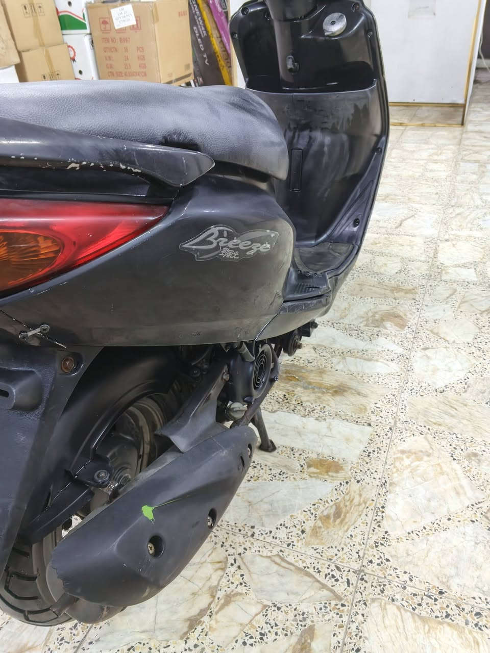 سلام عليكم
دراجه بريز للبيع 

دراجه فوول نضافه 

تايرات جدد بريك جديد 

كلجات جدد 

كابريتر شادلها تجاريه جديده مصارلي سبوع 

كهربائيات كلها شغاله 

دراجه مفوله نضافه 

فقط الايت الامامي عطلان 

وراجز السلف يشكل بس شغال 

عنواني شارع فلسطين او قاهره

التواصل واتساب او اتصال

*********** 
سعرها 550 وبيها مجال
