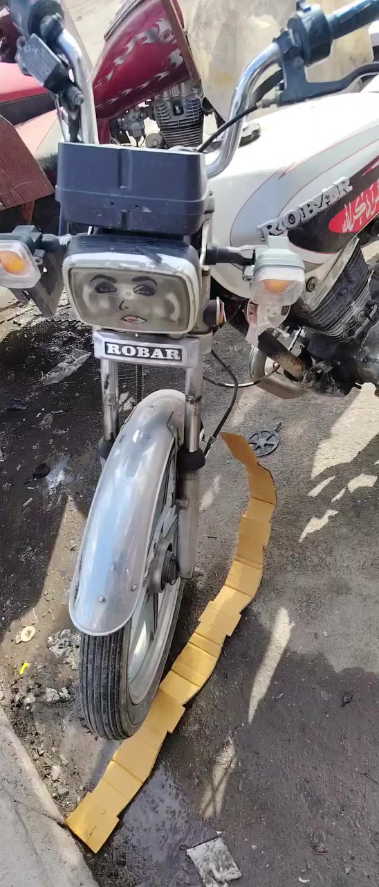 روبار 2016 منفيس الأصلي شرط المحرك واقف ابيع فحم  130. ***********
