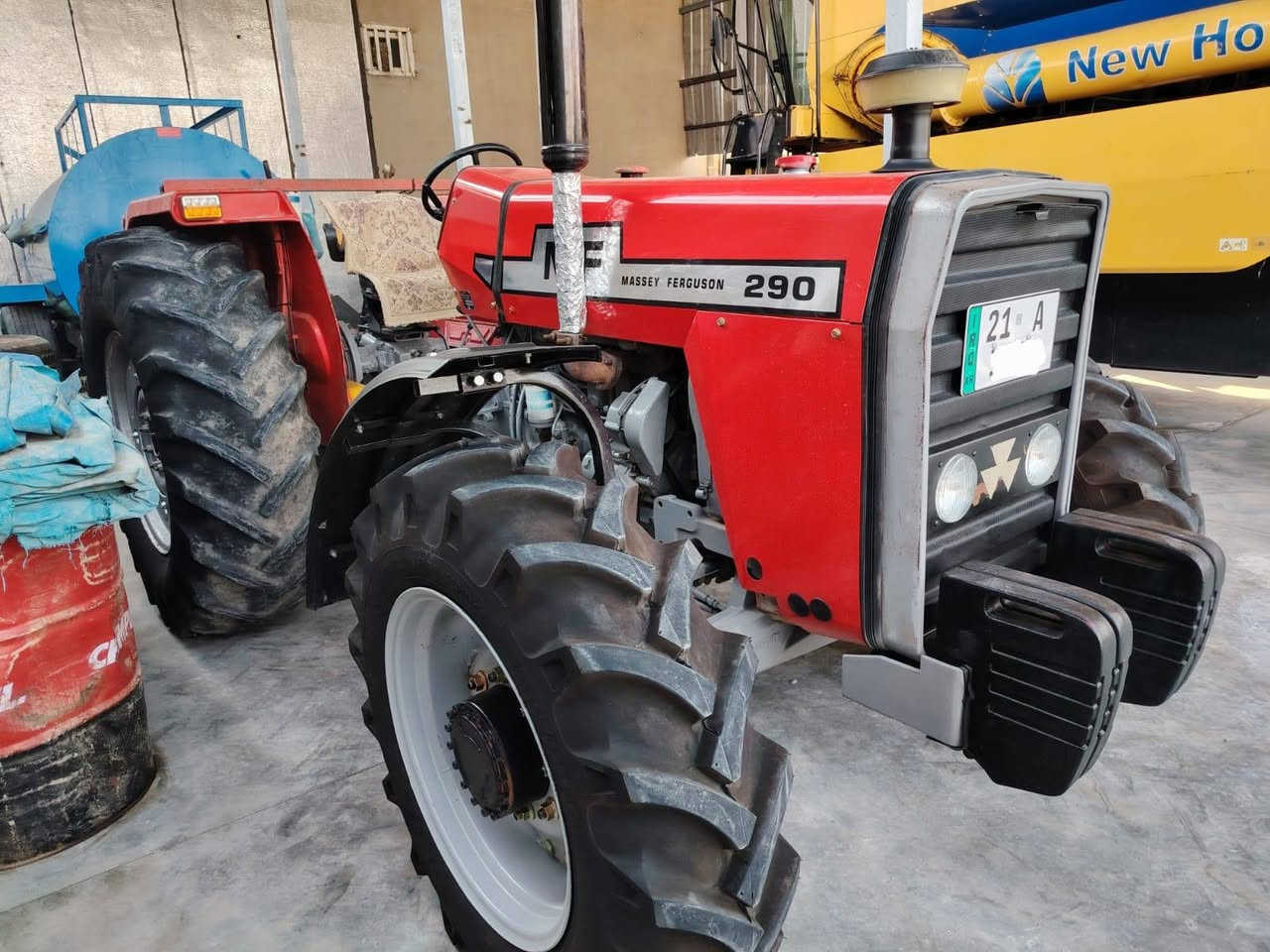 للبيع و مراوس ب تركتر نيوهولند 120 و 140 فول عادي و 155
فوركسن انكليزي موديل ١٩٨١  حجم 275 دبل اكسن رقم سليمانية بأسمي سنوية جديد لحد 2030
رقم جديد و هزه و فحص مرور جديد ب سنوية سويت دبل اكسن
كير و محرك و اكسن و جيهاز و بمب كلة بشرط مكفولة كفاله عامه
كهربأيات كله شغاله 
مصبوغ علمود فحص براد و هزه 
سعر 140 ورقةو بيها مجال  
***********
واتسأب موجود 
عنوان كركوك
