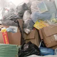 بضاعة متنوعة • كمية كبيرة • ملابس واحذية
