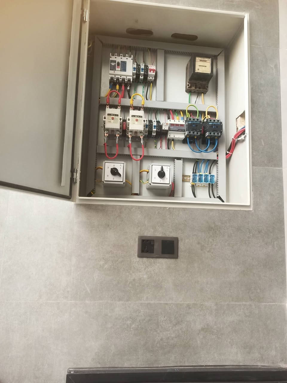 جزء من اعمالنا اتمنا ينال اعجابكم
تم تجهيز المواد من محلات الاخ حسين علاوي الحجيمي 

اشراف تنفيذ شركه نور المصطفى للمقاولات العامة 

اخوكم الكهربائي علي الشمري 

***********
